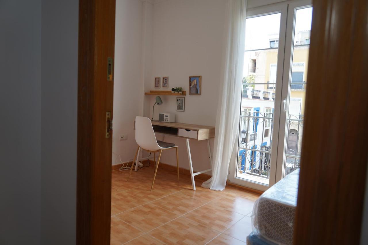 Ferienwohnung Edificio Amarillo En El Barrio Alicante Exterior foto