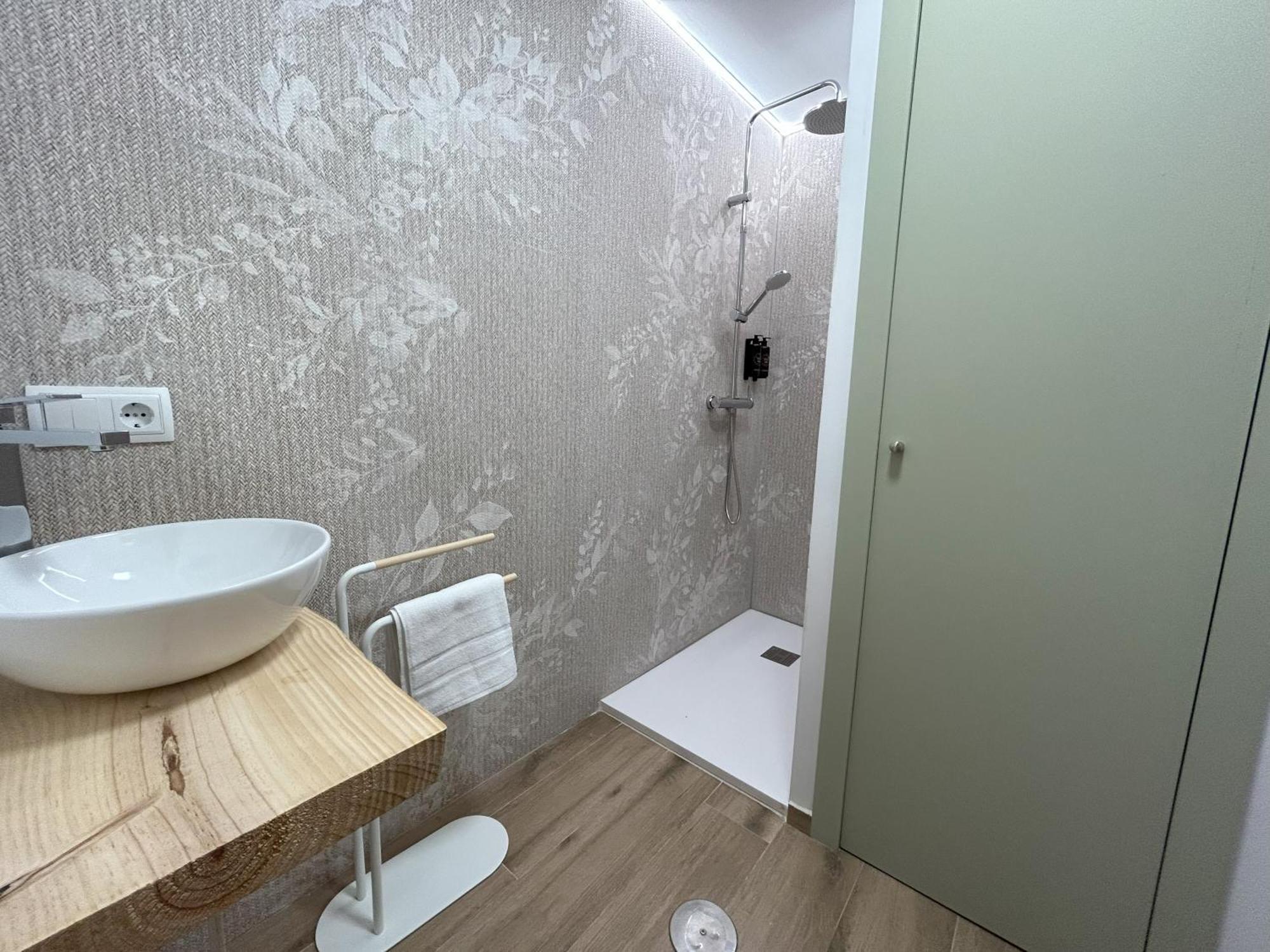 Ferienwohnung Edificio Amarillo En El Barrio Alicante Exterior foto